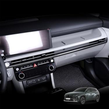 Imagem de Amzcar 2 peças painel de instrumentos moldura decorativa painel de carro acabamento listrado interior compatível com acessórios Hyundai Tucson 2025 2026 (padrão de fibra de carbono)