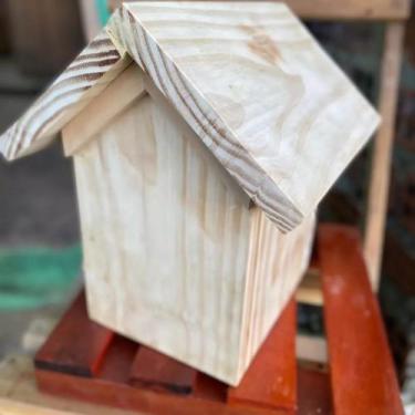 Imagem de cofre em madeira modelo casa - decore pinus