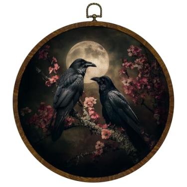 Imagem de KLYTINK Decoração de parede redonda de corvo gótico emoldurado 25 x 25 cm, arte de parede em tela vintage de corvo escuro, decoração de parede estética para decoração de porta de quarto e sala de
