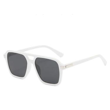 Imagem de Óculos de Sol UV400 - Lentes Degradê com Ponte Dupla para Homens e Mulheres, Ideais para Esportes, Corrida, Ciclismo e Atividades ao Ar Livre, nas Cores Branco, Preto e Cinza.