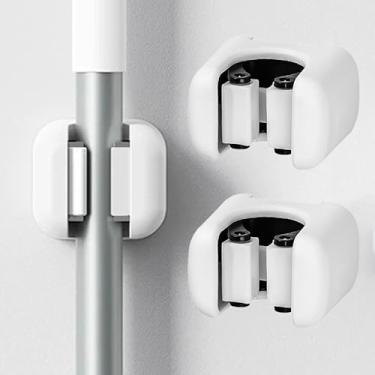 Imagem de 2 peças de suportes de esfregão autoadesivos não perfurados, montados na parede, cabide para vassoura, cozinha, banheiro, acessórios organizadores (branco)