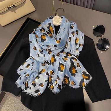 Imagem de Xale Feminino Sexy De Viscose Com Estampa De Leopardo E Franjas 180x90