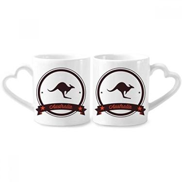 Imagem de Ilustração de emblema de canguru sabor australiano conjunto de canecas de porcelana para casais, copo de cerâmica para amantes, alça de coração