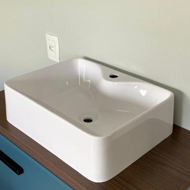 Imagem de Cuba Pia De Apoio Para Banheiro Prisma 46,5x36x14 Mármore Sintético Branco