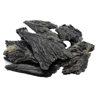 Imagem de Pedra Cianita Negra ou Vassoura de Bruxa Bruta Cristal Natural para Pr