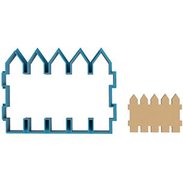 Imagem de Contorno da cerca - cercado - madeira - corrente - barreira - portão - entrada - perímetro - engloba - quintal - cortador de biscoito/biscoito de açúcar/fondant/argila (1089) (10 cm)