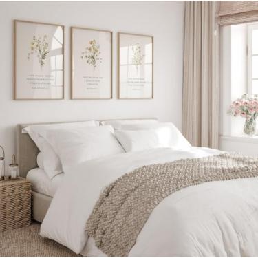 Imagem de Arte de parede em tela The Lord Is Your Strength, 3 peças, estampa cristã, floral, flores silvestres, arte cristã para quarto, sala de estar, decoração de casa religiosa com moldura interna