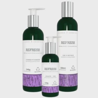 Imagem de Kit Refresh Flores & Vegetais O kit Refresh, da linha de terapia capilar, Flores e Vegetais, combina um toque de óleo essencial de lavanda com os cuidados da calêndula e a refrescância