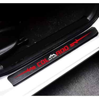 Imagem de 4 peças de proteção de peitoril de porta de fibra de carbono 4D placa de proteção de entrada de carro, à prova d'água, antiarranhões, peitoril de porta de carro compatível com Colo4x4rado (vermelho)