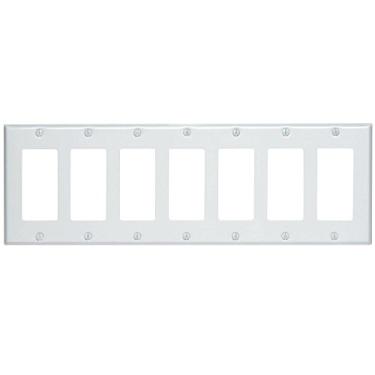 Imagem de Leviton 80407-W 7-Gang Decora/GFCI Device Decor Wallplate, metal pintado, suporte para dispositivo, branco