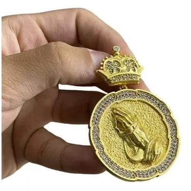 Imagem de Pingente Personalizado Mão Orando Banhado Ouro 18k Cravejado - ToJoia1