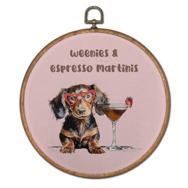 Imagem de OFJE Engraçado Dachshund Martini Wall Art Decor, Dachshund and Martini Lovers Gifts, Trendy Pink Cocktail Weiner Impressão em tela emoldurada para decoração de casa, bar, lounge, pub, sala de jantar