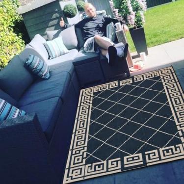 Imagem de DEK GHIBIS Tapete externo para espaço livre de pátio, tapete impermeável de 1,5 x 2,3 m, tapetes de acampamento de palha de plástico reversível, tapete de trailer para varanda, deck, acampamento