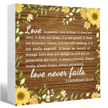 Imagem de Sinal de caixa de madeira inspirador com padrão de madeira, decoração de mesa motivacional, Love Is Patient Love Is Kind Placa de bloco de madeira decoração presentes para mulheres colegas de trabalho