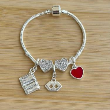 Imagem de Pulseira profissão com 5 berloques administração, livro, separador de brilhos e coração vermelho - banhado a prata