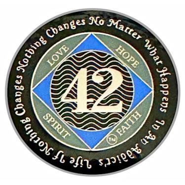Imagem de (Anos 1-55) Medalhão NA de 42 anos, prata, cor azul, moeda coberta com epóxi Narcóticos Anônimos (NA 42 anos)