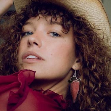 Imagem de Western Cowgirl Chapéu esmaltado brilhante strass borla brincos pendentes baile concertos cowboy roupas rodeio joias presente para mulheres, cristal vermelho e chapéu preto