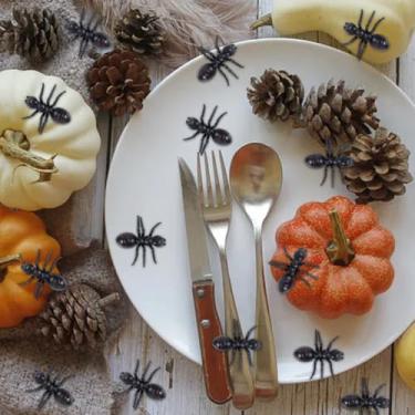 Imagem de CRASPIRE 30 peças de plástico preto simulação animal brincadeira realista imitação insetos práticos piadas interessantes decorações para lembrancinhas de festa de Halloween suprimentos de dia da