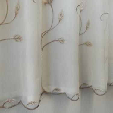 Imagem de Cortina Para Bastão Voil Bordado Com Forro Microfibra P/Varão 3,00x1,8