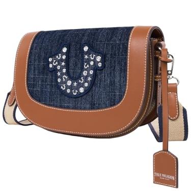 Imagem de True Religion Bolsa com aba com logotipo cravejado, bolsa de ombro com alça de ferradura de strass, jeans