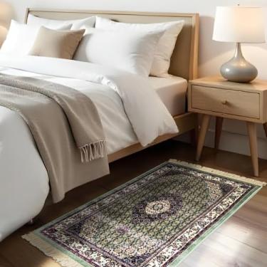 Imagem de 1 Tapete Quarto Belga Beira de Cama Es Cl 66 x 110 Vr (D4Cla Verde Branco Vermelho - Classico Medalhão Floral)