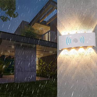 Imagem de Luz de parede branca para ambientes externos/internos com sensor de movimento, lâmpada de parede de jardim exterior impermeável IP65 de alumínio externo com sensor de indução, arandelas de parede, entrada, jardim, corredor, pátio (branco quente)
