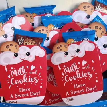 Imagem de Etiquetas de presente de biscoitos e leite, decorações engraçadas de lembrancinhas de festa infantis, dia de valê, aniversário, Páscoa, formatura, chá de bebê, decoração de presentes fofos para sala