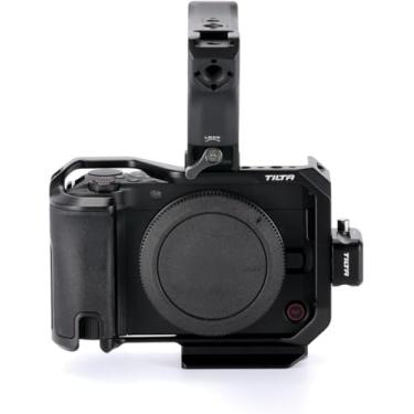 Imagem de Tilta Kit de base de gaiola de câmera compatível com Canon R50 V – Preto | Gaiola completa com alça superior compacta NATO | Placa de base ARCA, sapata fria, montagens de 1/10.2 cm-20 | Design leve e