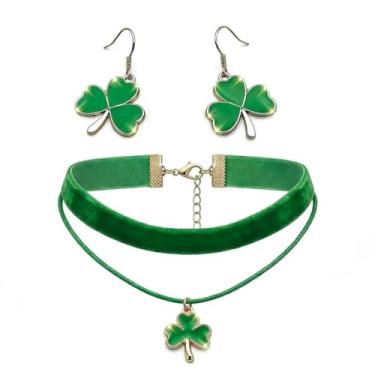 Imagem de ZZQPSD Conjunto de joias de Dia de São Patrício para mulheres - Colar de trevo de 4 folhas com gargantilha e brincos de veludo, joia verde esmeralda, acessórios para o festival irlandês da sorte |