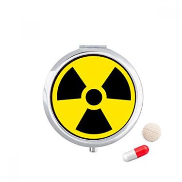 Imagem de Caixa de comprimidos com símbolo de radiação química perigosa amarela, caixa de armazenamento de medicamentos