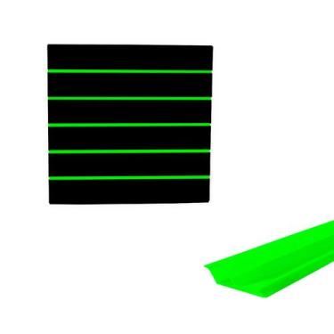 Imagem de Painel Canaletado Preto em Mdf 0,61 x 0,61m com Perfil Pvc Verde Limão