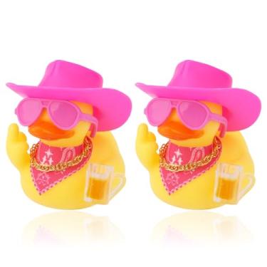 Imagem de Fukaisu 2 Peças Patos de Borracha Engraçados para Painel, Fofos Carro Pato de Borracha Ornamento com Mini Óculos Chapéu Cachecol Acessórios para Casa Escritório Geladeira Decoração (Rosa)