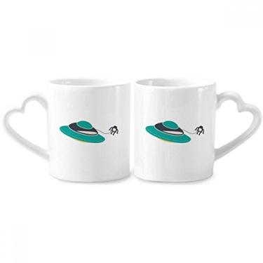 Imagem de Universe Alien Monster UFO Conjunto de canecas de porcelana para casais, coração e coração