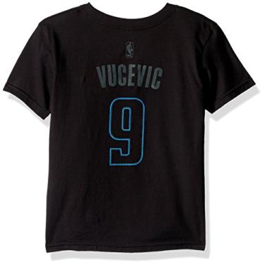 Imagem de Camiseta de manga curta com nome e número da NBA da Outerstuff, Preto, 10-12 Years