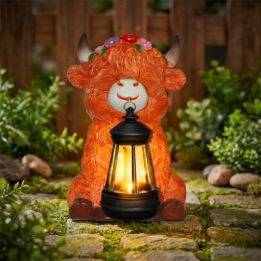 Imagem de Qmaggice Estátuas de jardim, vaca das terras altas com lanterna solar, estatuetas de vaca highland ao ar livre, decorações para enfeites de gramado de pátio, presentes para mamãe/avó, aniversário