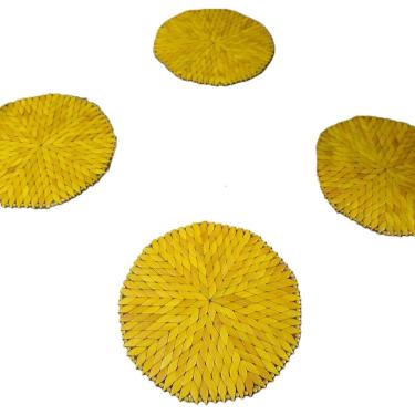 Imagem de Kit 4 Lugares Americanos Madeira Redondo Porta Prato Amarelo