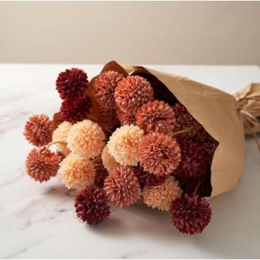 Imagem de lekymo Pacote com 10 flores artificiais de outono + 2 ramos de eucalipto - Mães falsas de seda crisântemo pom pom arranjos florais decoração de outono, flores falsas de outono, mini bolas florais para