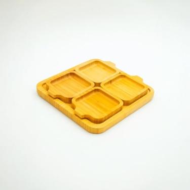 Imagem de Tábua Petisqueira Quadrada Madeira 4 Pratos Moveis Festa Petiscos Mesa Mais Elegante