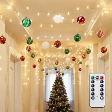 Imagem de Soulchen Decorações de teto suspensas de Natal 30 enfeites de bolas de Natal com luzes de fadas de 9,8 m com 100 LEDs e ganchos para festa de Natal, decoração de quintal