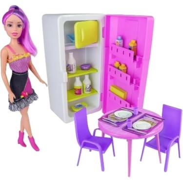 Imagem de Kit Copa de Cozinha com Boneca, Mesa, 2 Cadeiras, Armário, Acessórios, Rosa, 17cm, para Crianças a partir de 3 Anos