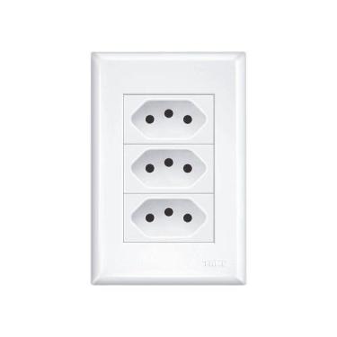 Imagem de Tomada Tripla Fame Evidence 2p+t 10a Com Placa 4x2 Branco - FAME BRASI