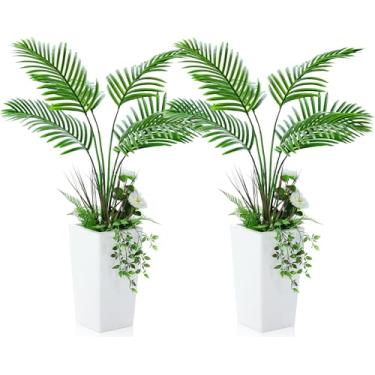Imagem de Giegxin Pacote com 2 palmeiras artificiais, plantas de aréca tropical sintética de 1,5 m com plantador alto moderno resistente a UV, planta falsa para decoração de canto de varanda interna e externa