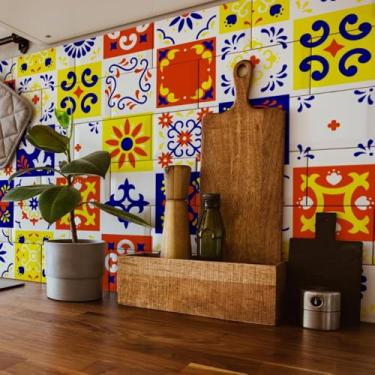 Imagem de Adesivo de Parede Azulejo Retrô 06 geométrico, estilo ladrilho hidráulico, para Cozinha e Banheiro, lavável e fácil aplicação