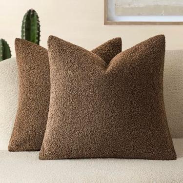 Imagem de Foindtower Pacote com 2, capas de almofada decorativas de pele sintética encaracolada, macia, felpudo, com zíper, fronha aconchegante para casa, sala de estar, sofá-cama, sofá 61 x 61 cm, marrom