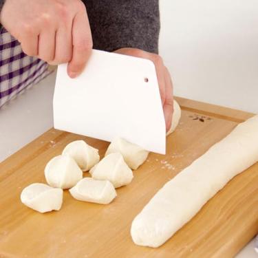 Imagem de Raspador de massa, alisador de bolo, ferramenta raspadora de plástico de cozinha, cortadores de pão para decorar assar