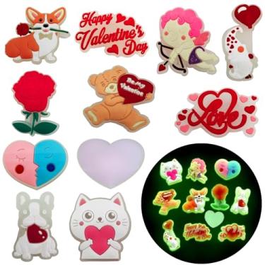 Imagem de 11 peças de berloques de sapato de Dia dos Namorados, design fofo de coração brilhante, cupido, gato e cachorro, acessórios decorativos para sapatos de tamanco, pingentes de sapato de PVC para meninas