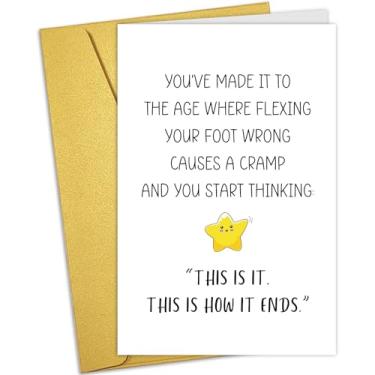 Imagem de Nchigedy Cartão de aniversário engraçado para ficar mais velho para homens e mulheres, cartão de aniversário hilário para ele ela, você chegou à idade em que flexionar seu pé errado causa cãibras