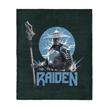 Imagem de Cobertor Mortal Kombat Silk Touch Sherpa – Raiden, frente de lã ultramacia com costas de sherpa aconchegante, 101 x 127 cm