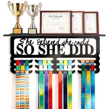 Imagem de Monlyey Exibição de cabide de medalha com prateleira de troféus - Suporte de metal para paredes com capacidade para mais de 60 medalhas esportivas, suporte de medalha de 38 cm, exibição de troféu