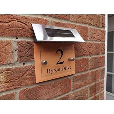 Imagem de Placas do número da casa com luz solar Personalizar placa de sinalização da casa moderna Placa do número da porta Vidro da rua Efeito pastel